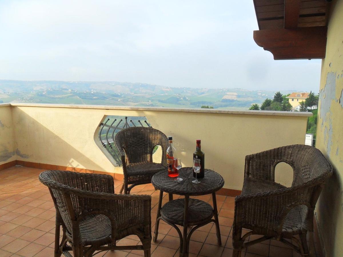 La Villa In Campagna Città Sant'Angelo Eksteriør billede