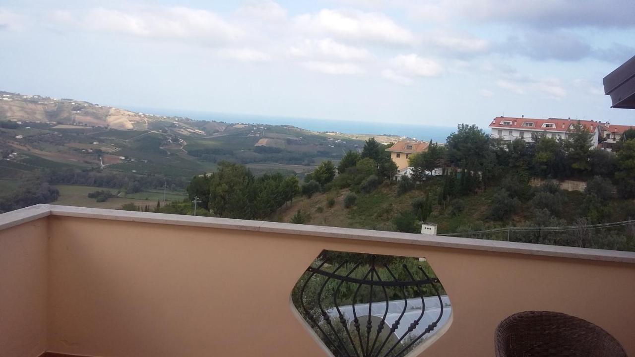 La Villa In Campagna Città Sant'Angelo Eksteriør billede